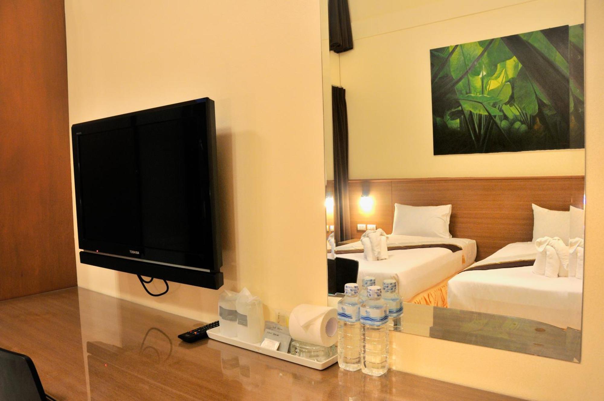 The Wave Hotel Patong Sha Phuket Εξωτερικό φωτογραφία