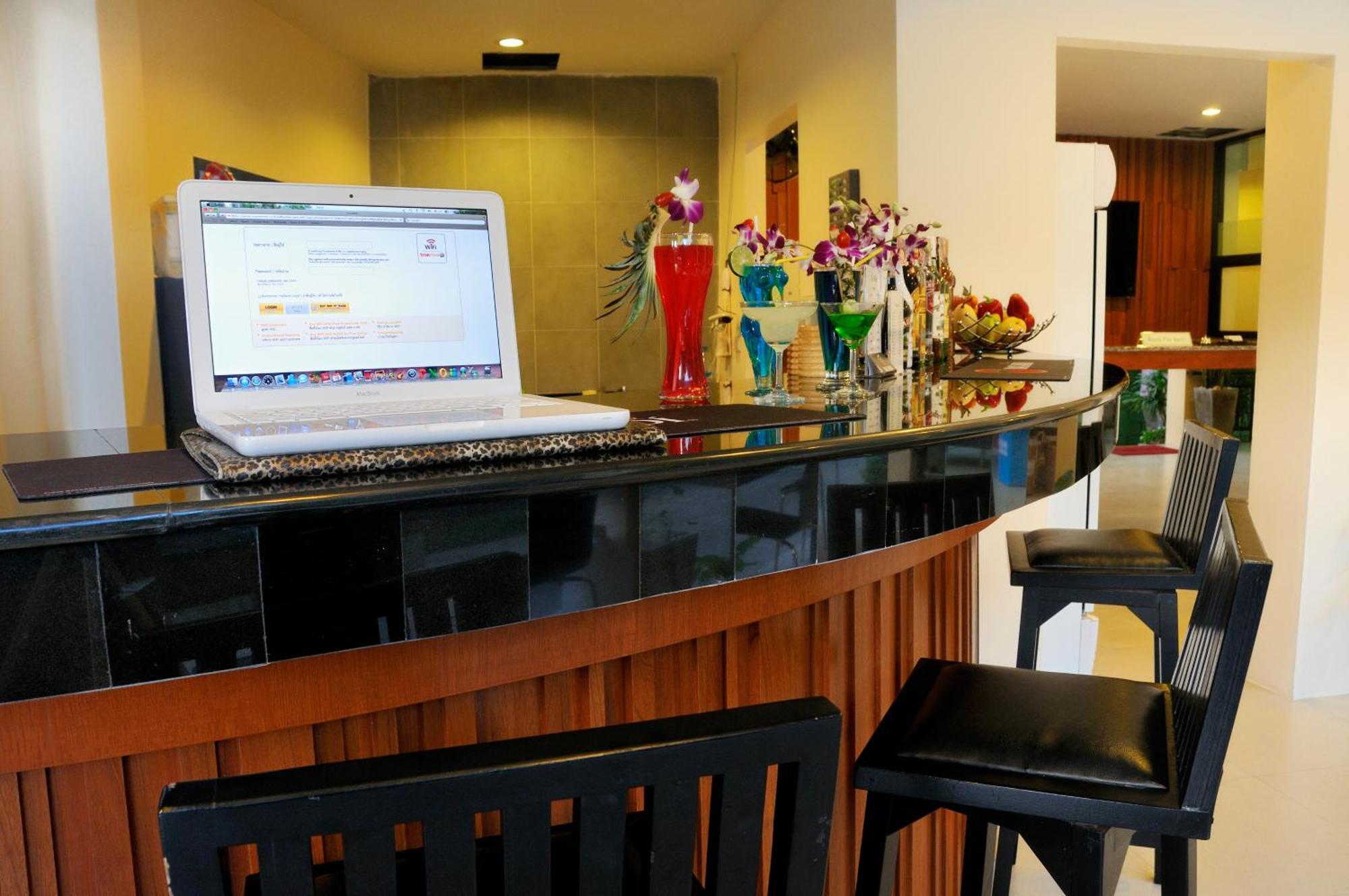 The Wave Hotel Patong Sha Phuket Εξωτερικό φωτογραφία