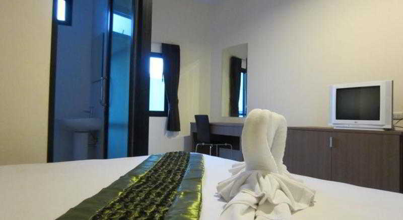 The Wave Hotel Patong Sha Phuket Εξωτερικό φωτογραφία