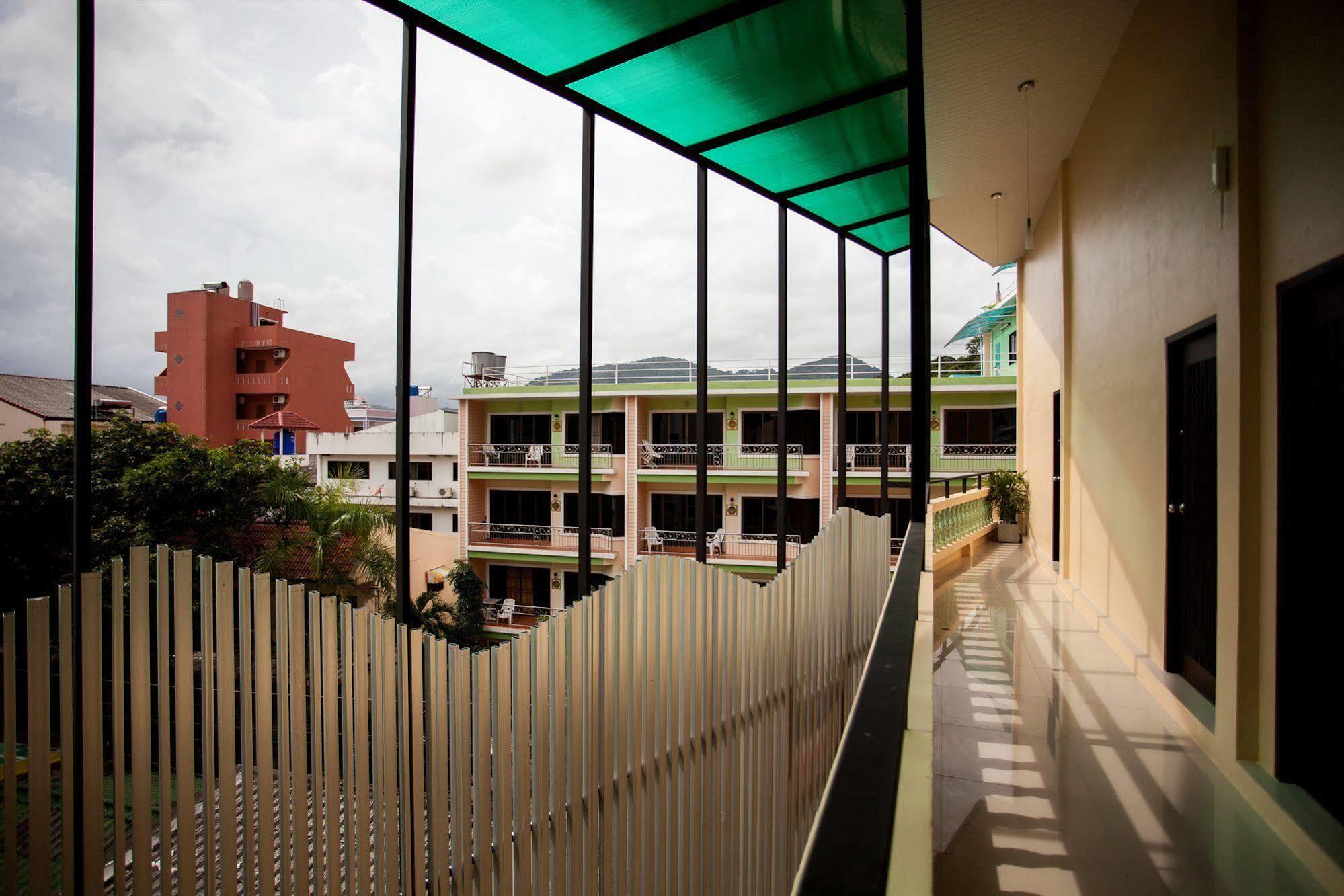 The Wave Hotel Patong Sha Phuket Εξωτερικό φωτογραφία