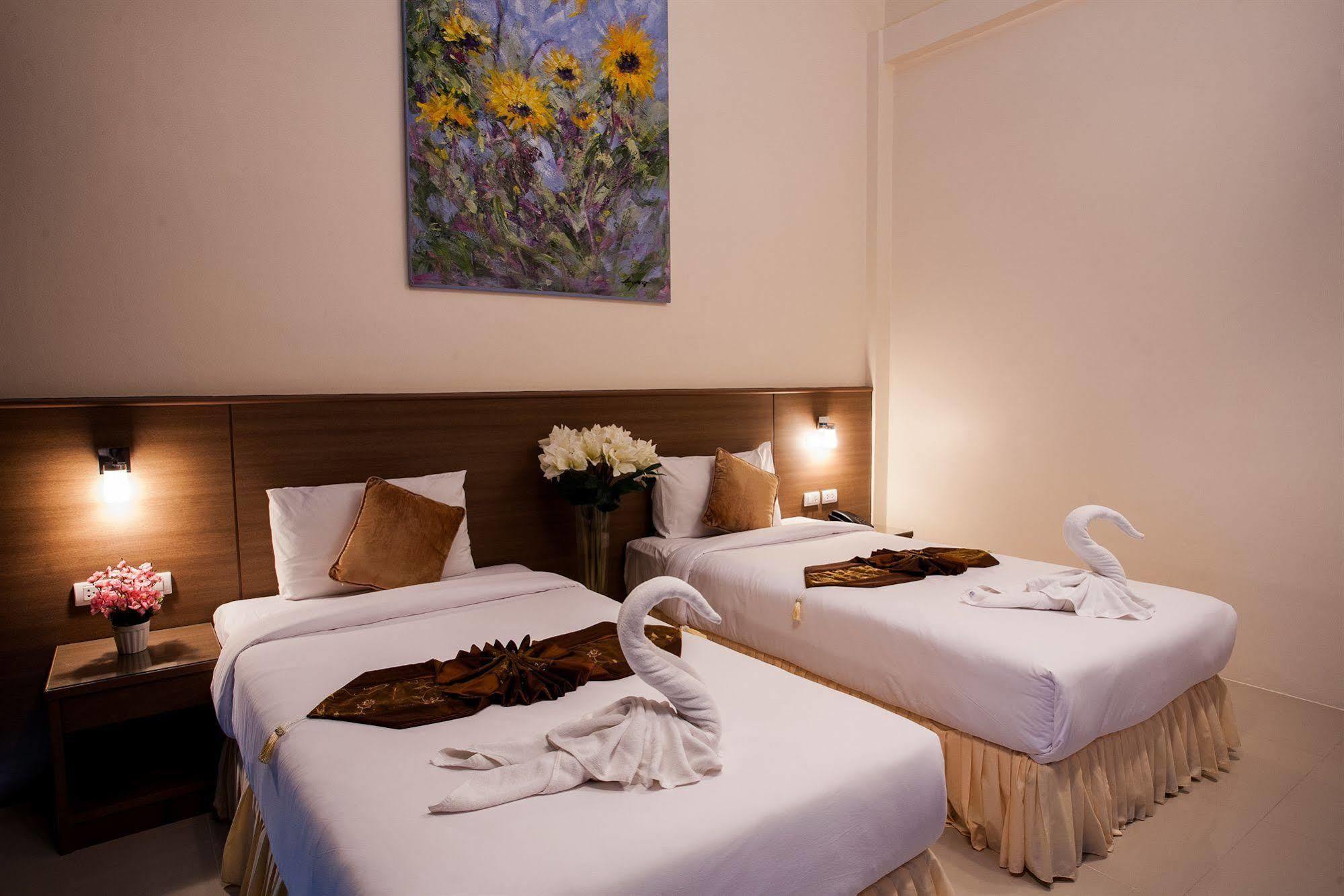 The Wave Hotel Patong Sha Phuket Εξωτερικό φωτογραφία