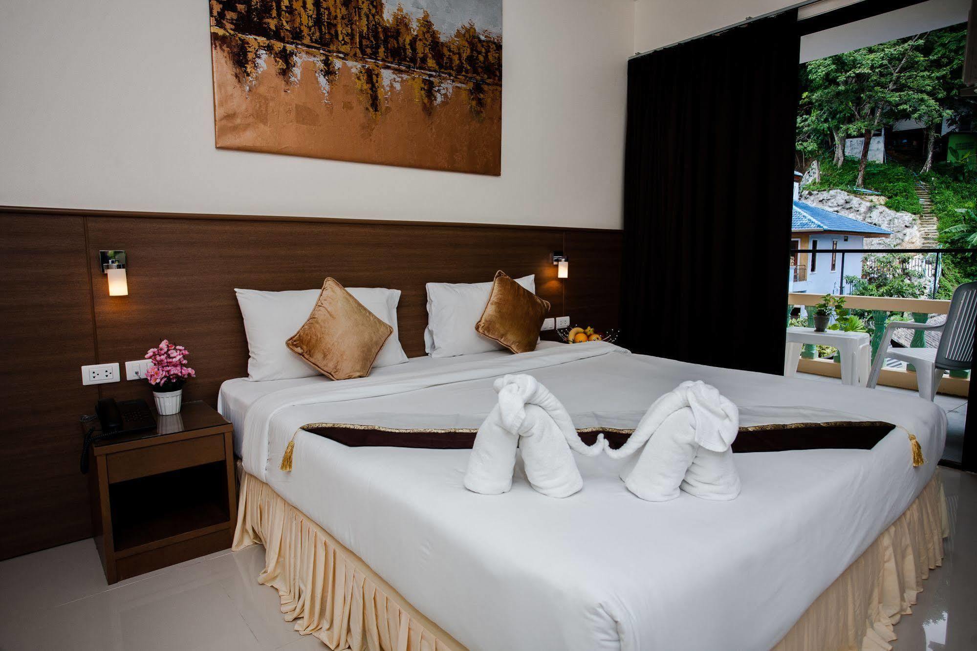 The Wave Hotel Patong Sha Phuket Εξωτερικό φωτογραφία