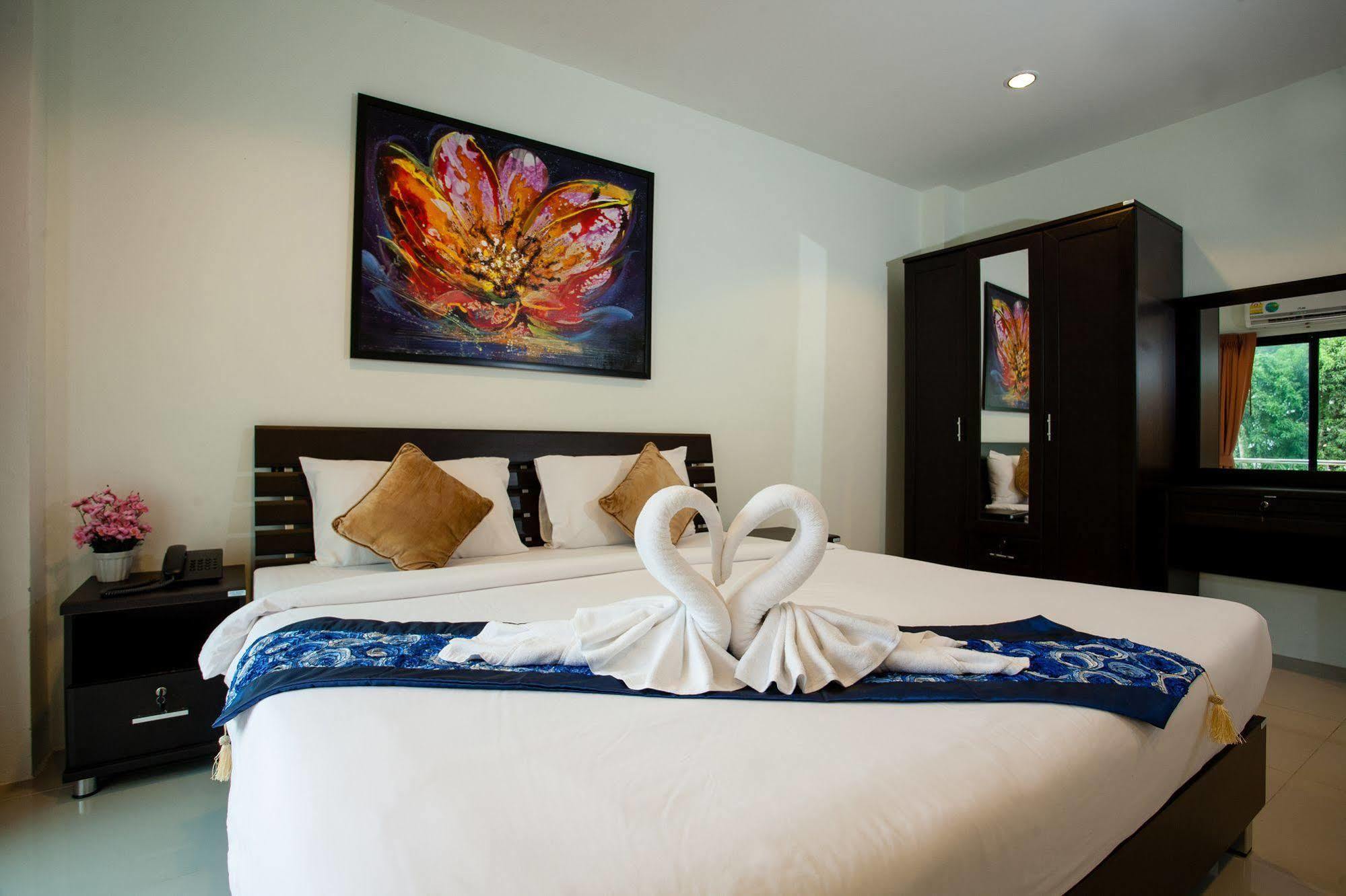 The Wave Hotel Patong Sha Phuket Εξωτερικό φωτογραφία